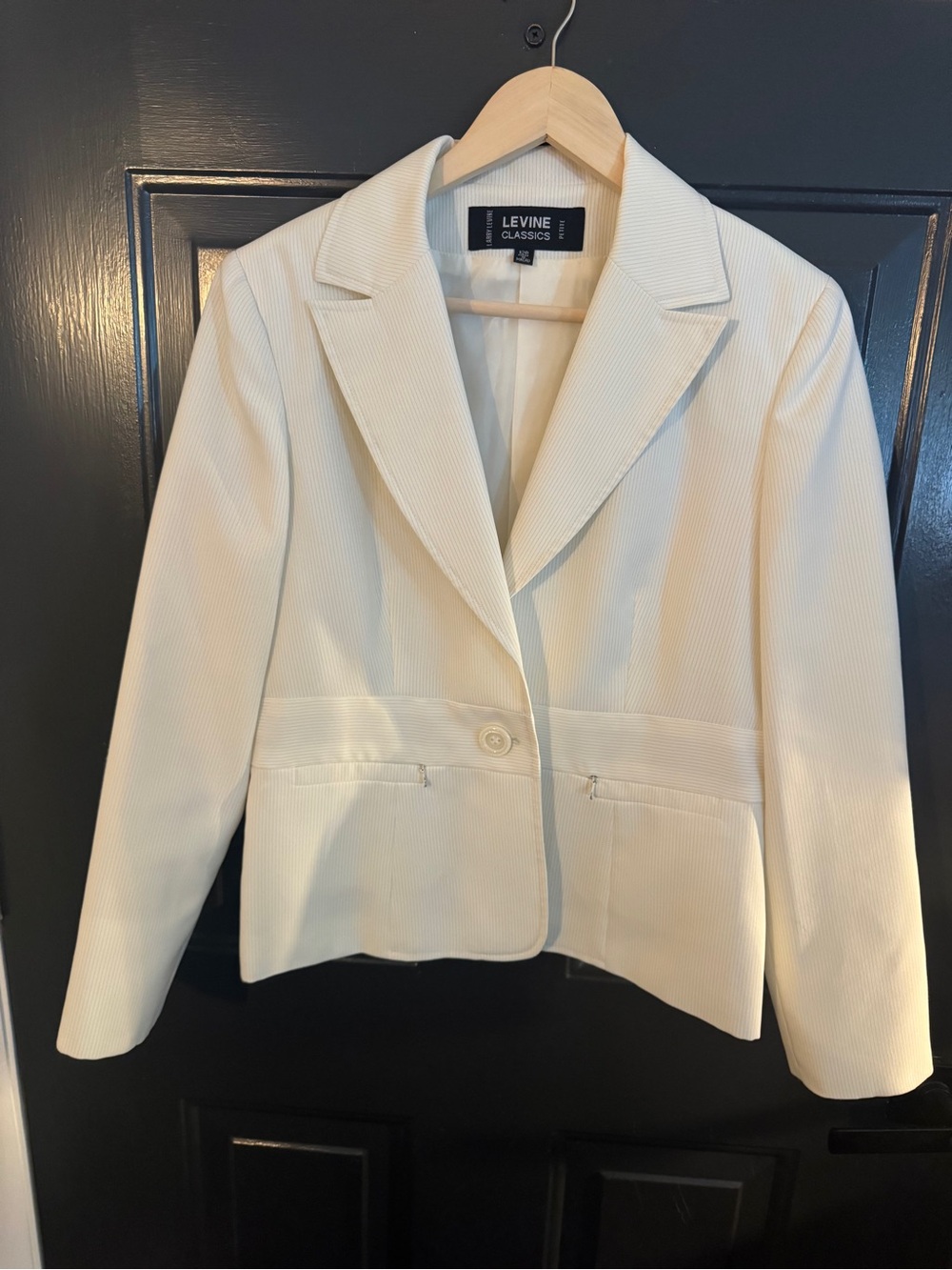 Levine Classics Cream Single-Button Blazer
